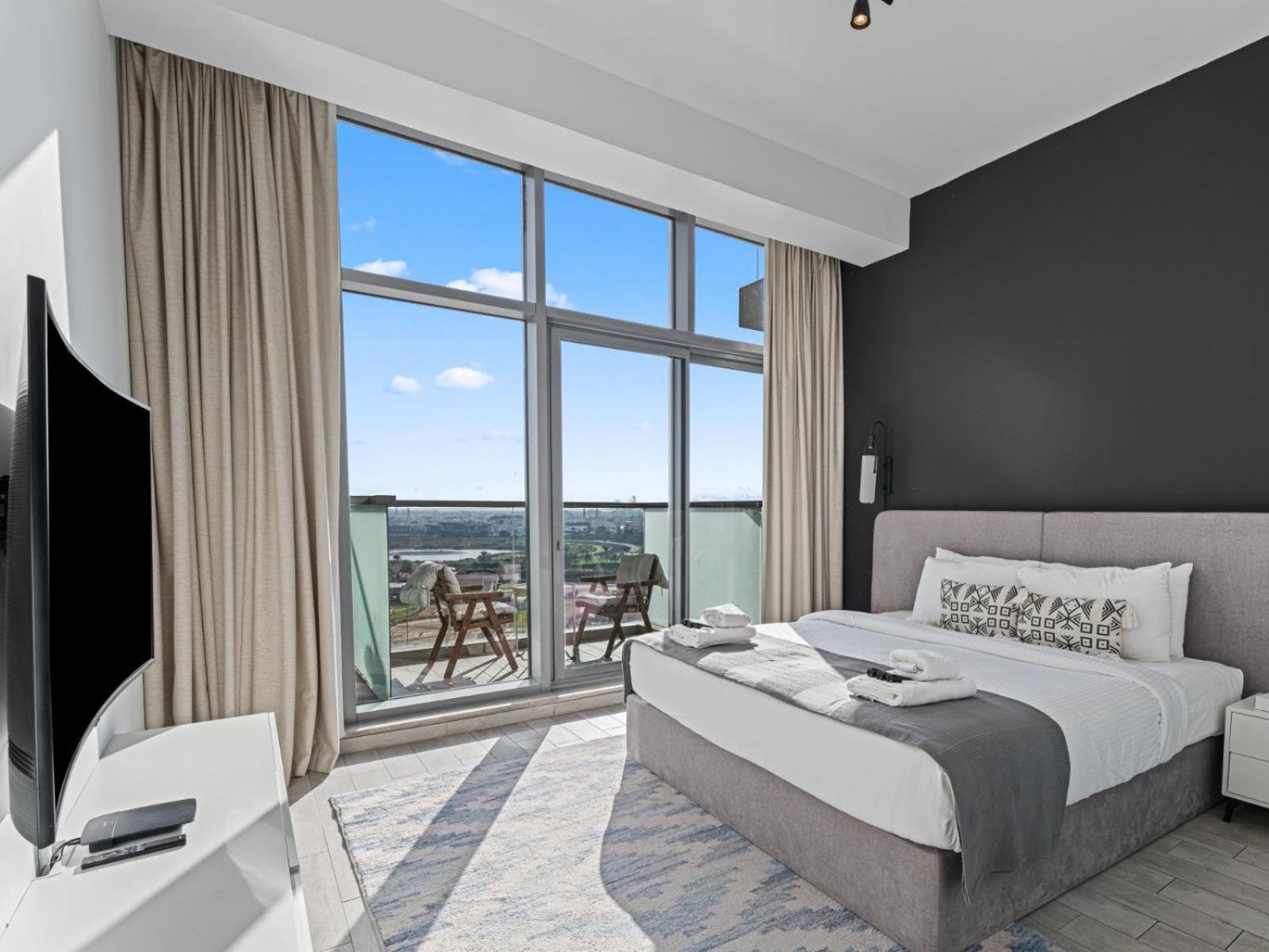 Apartment Chic Escape - 2br Guest At Atria, Business Bay Dubai