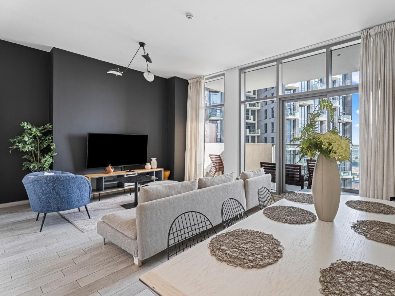 Apartment Chic Escape - 2br Guest At Atria, Business Bay Dubai