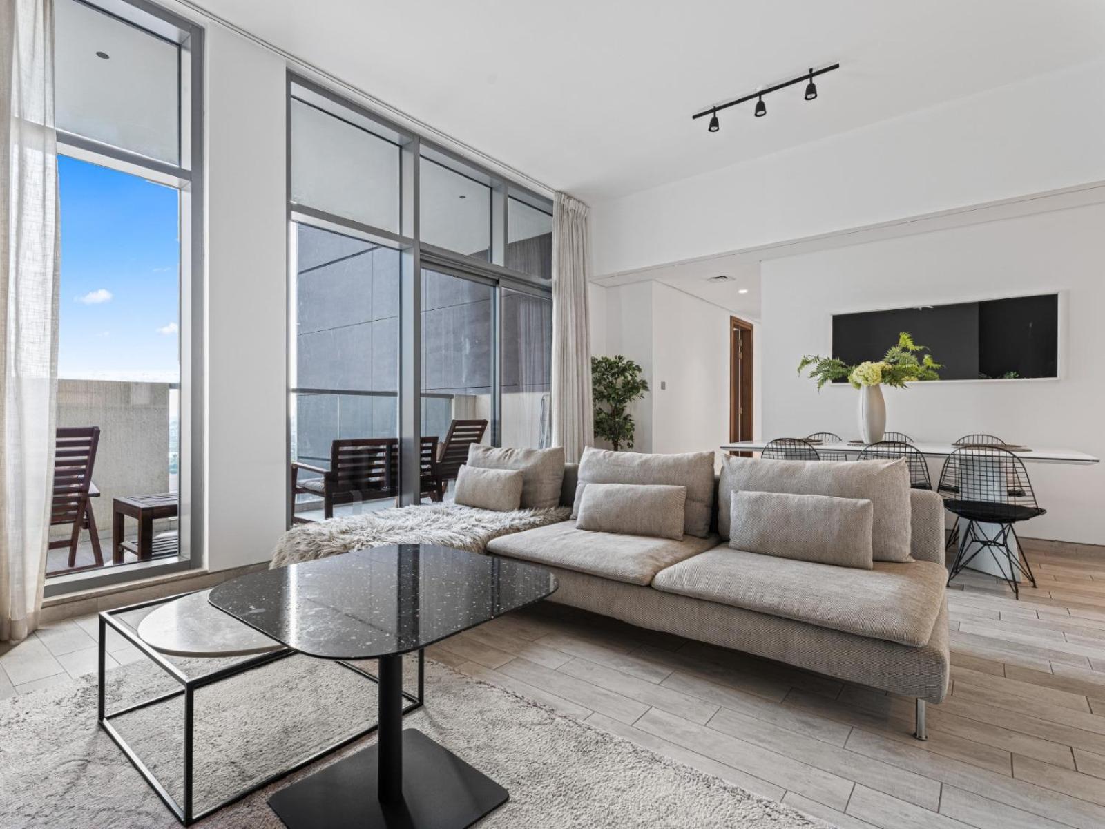 Chic Escape - 2br Guest At Atria, Business Bay Dubai