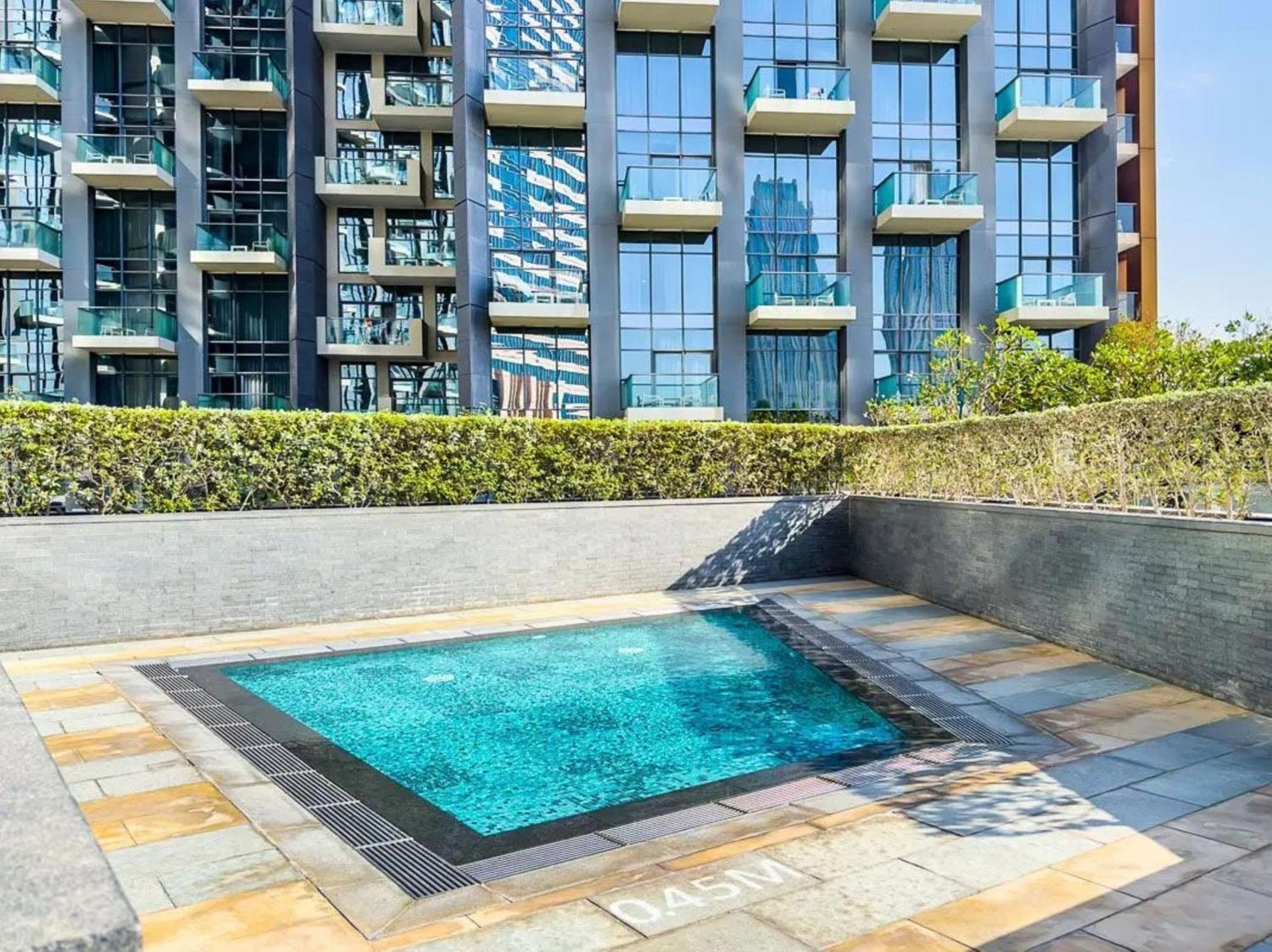 Apartment Chic Escape - 2br Guest At Atria, Business Bay Dubai